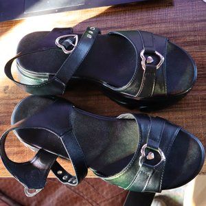 Hot Topic Heart Detail Platform Sandals